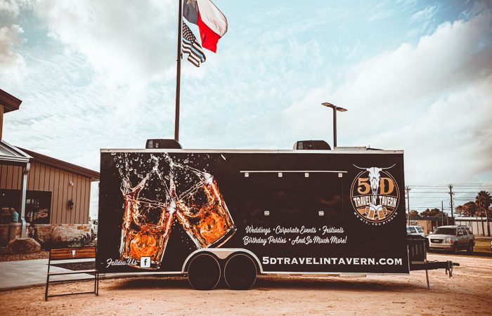5D Travelin’ Tavern Food Trailer Bar is a full-service mobile alcohol catering service. Enjoy delicious drinks from a fully stocked bar at your next event or special occasion. Here is the food trailer in front of 5D Steakhouse Restaurant.