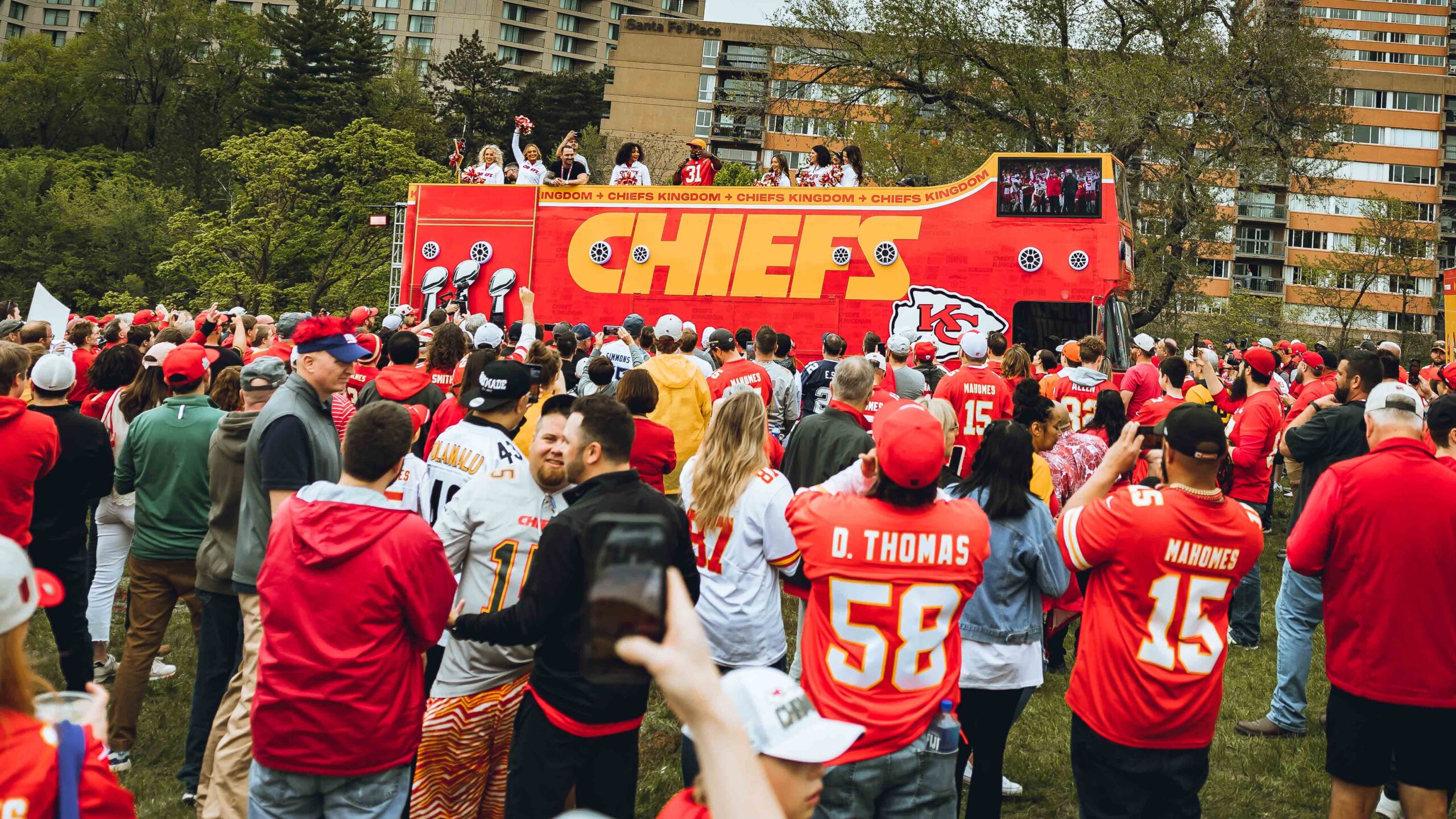 Kansas City Chiefs Double Decker Custom Bus for Cruising Kitchens Food Truck Builder Shipping Container Kitchens Mobile Assets